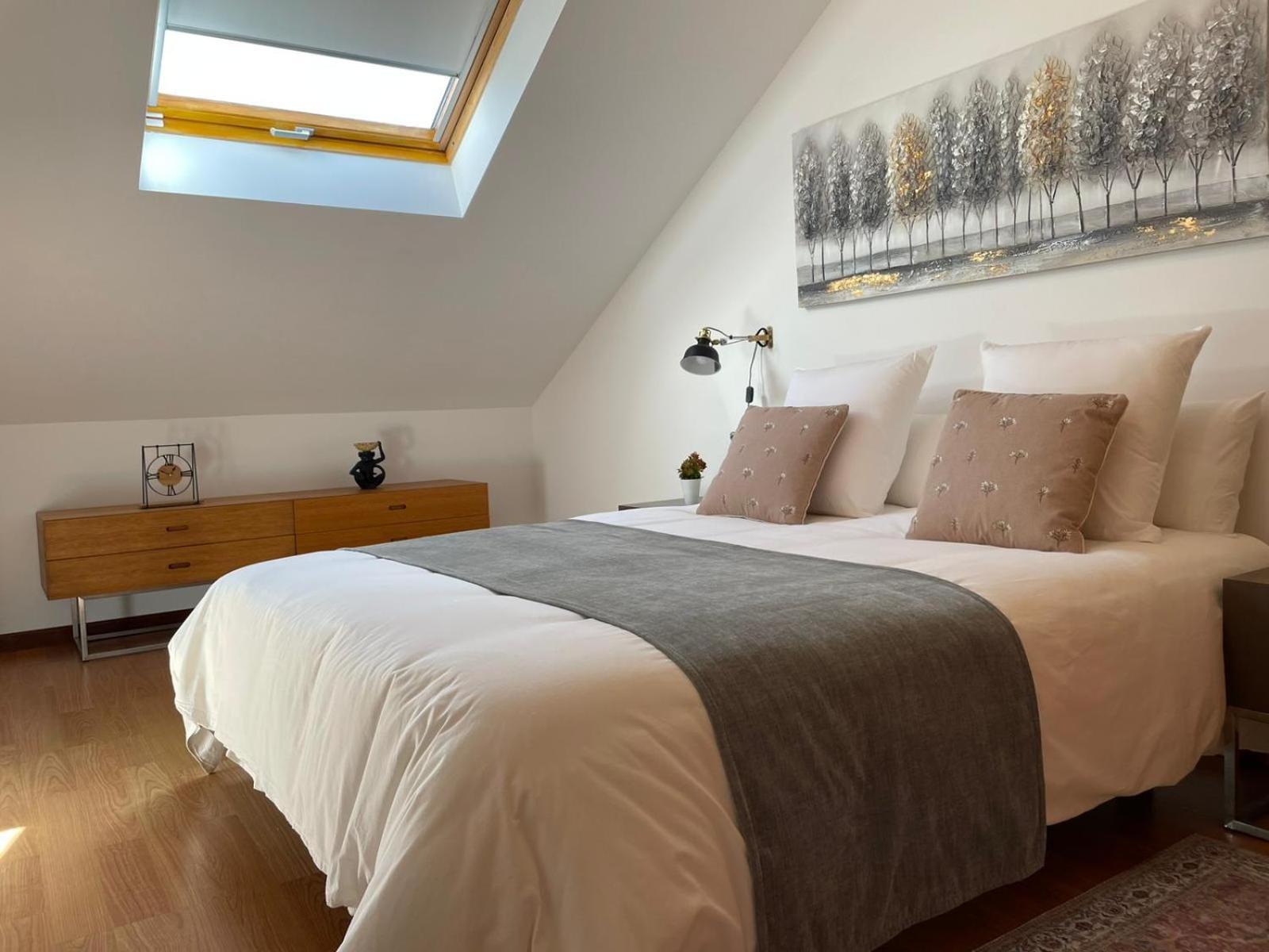 Apartamentos Ciudad Santiago Santiago de Compostela Rum bild