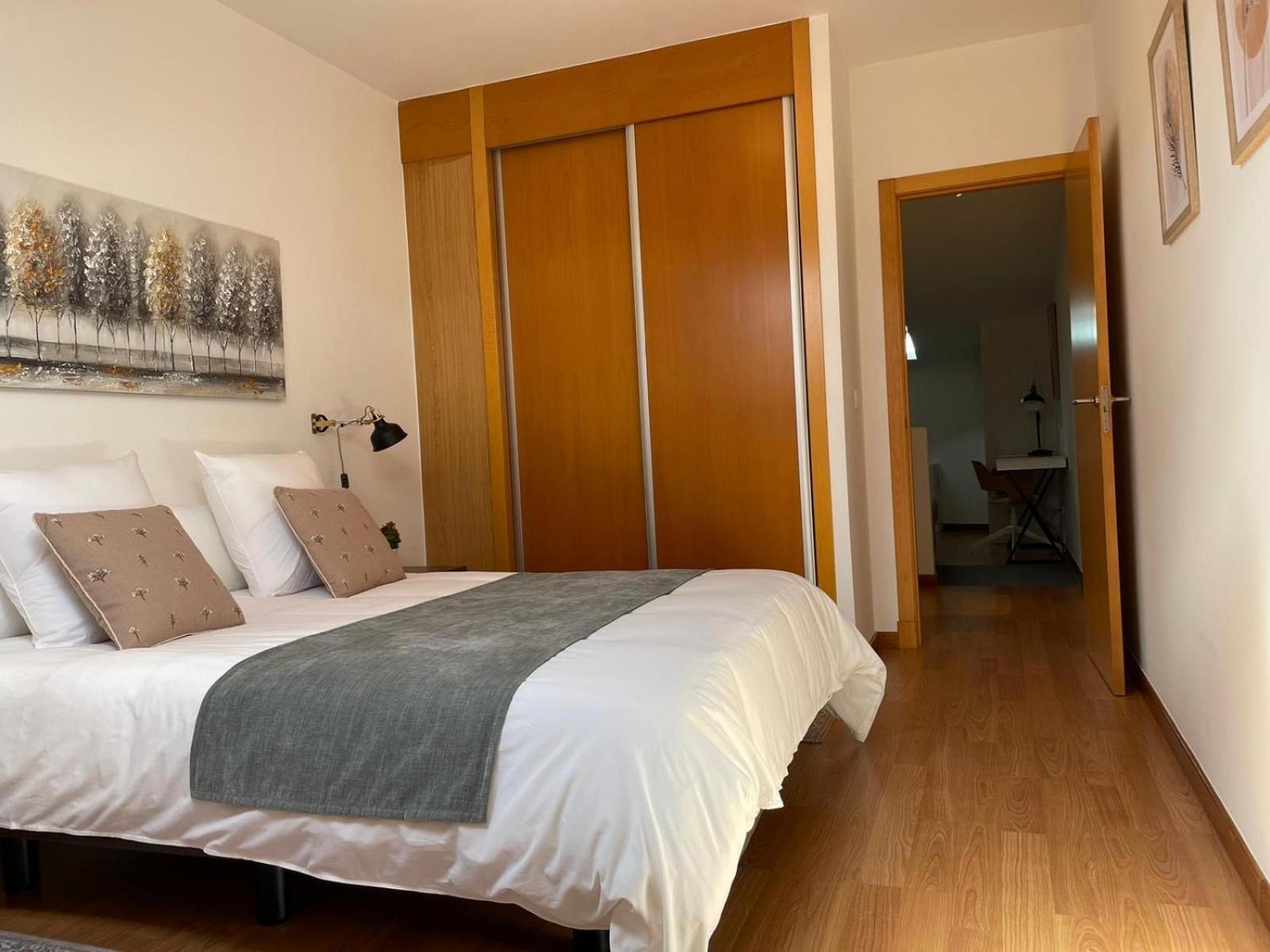 Apartamentos Ciudad Santiago Santiago de Compostela Rum bild
