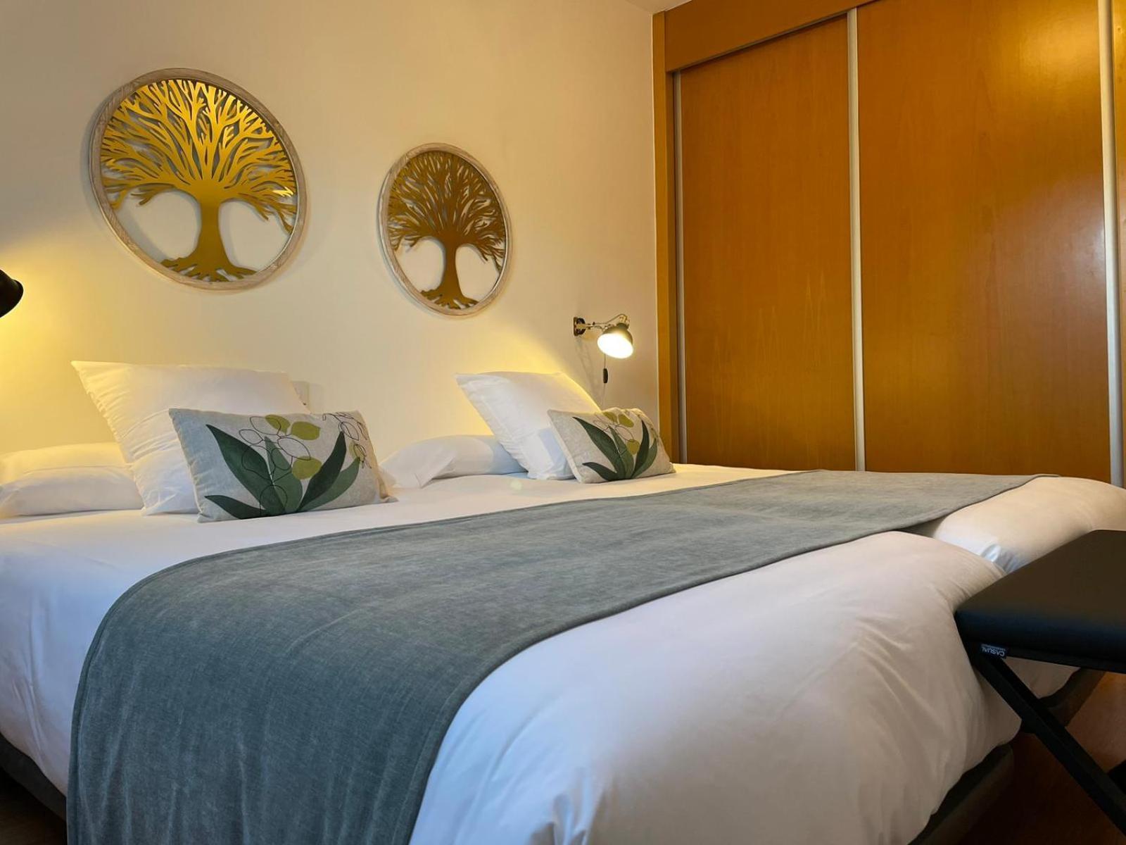 Apartamentos Ciudad Santiago Santiago de Compostela Rum bild