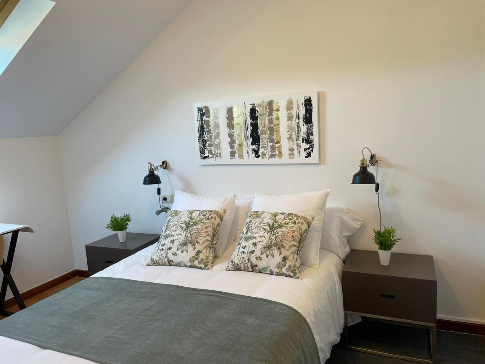 Apartamentos Ciudad Santiago Santiago de Compostela Rum bild